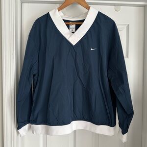 Nike‎ Essential Loose UV Woven V-Neck Top Armory Navy Women’s Large FV7649-480